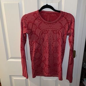 Lululemon long sleeve shirt